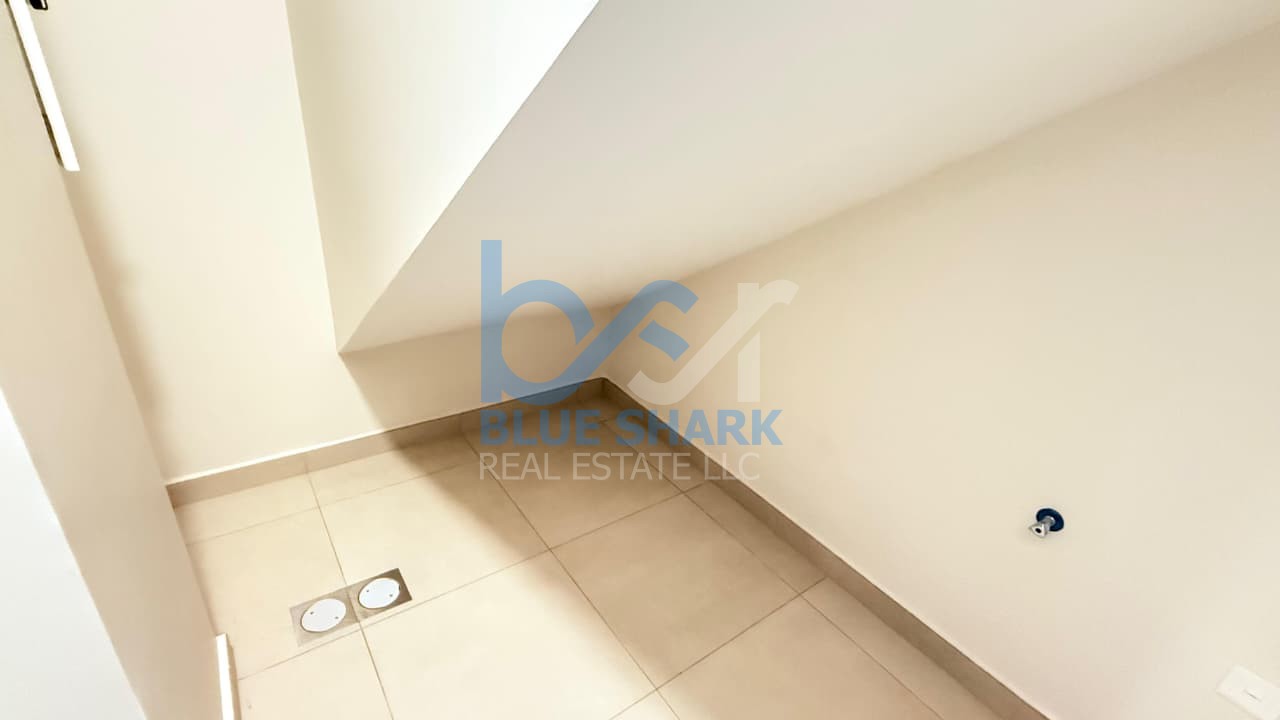 4-Bed Villa | Luxurious Unit| Great Location