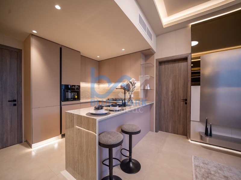 Bright 1BR + Study | Courtyard Facing | Great Investment