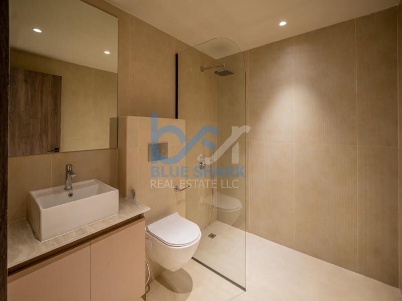Bright 1BR + Study | Courtyard Facing | Great Investment